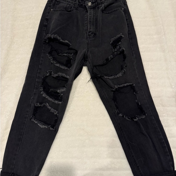 PrettyLittleThing Black Distressed Slim Mom Jeans - Picture 1 of 2
